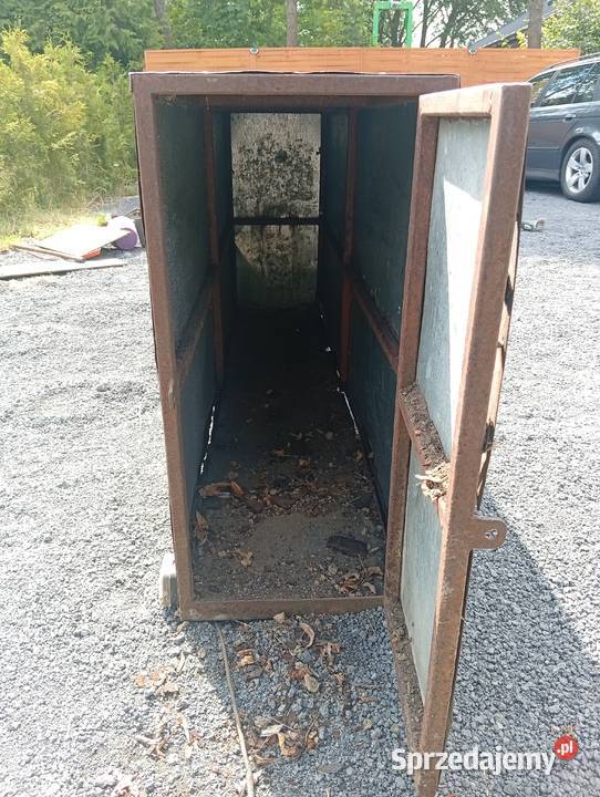 Skrzynka metalowa zamykana schowek sprzedam