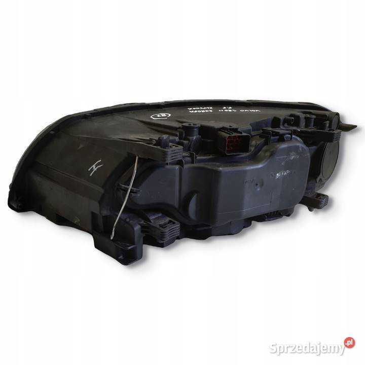 LAMPA PRAWA Volvo V70 III S80 II LIFT prawy Chełm