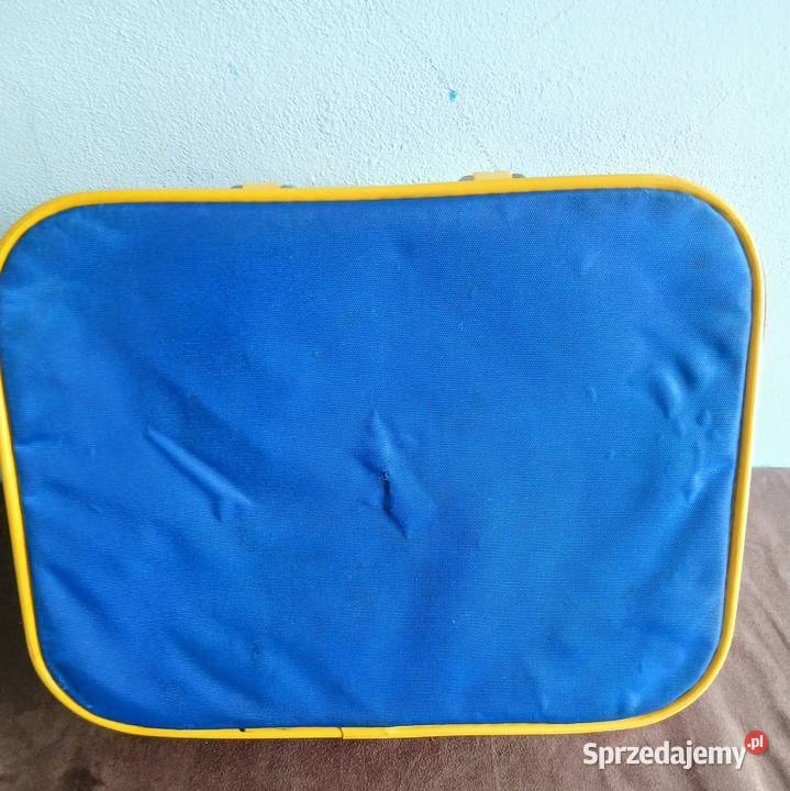 Walizka z wizerunkiem Alvina i wiewiórek z 1990 dolnośląskie Bolesławiec