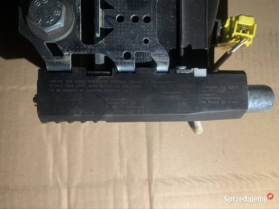 7H0857806F pas bezpieczeństwa prawy volkswagen Motoryzacja Szczecin sprzedam