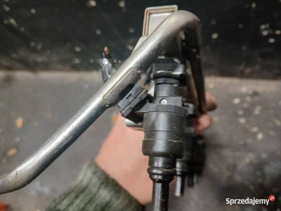 Wtrysk listwa wtryskiwacz BMW E39 22 B1427240 Radłów