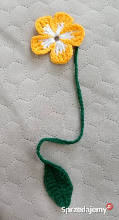 Kwiatek na szydełku zakładka do książki