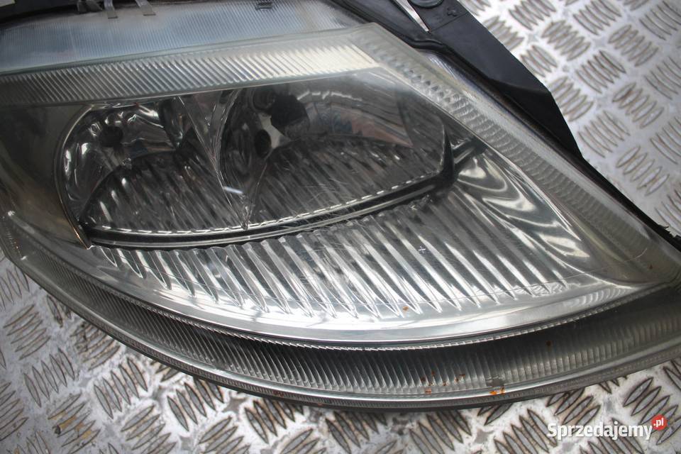 LAMPA PRAWY PRZÓD PRZEDNIA CITROEN C3 I OPIS