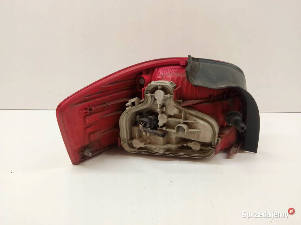 LAMPA TYŁ PRAWA 3D Audi A3 II 20032013 8P Lampy tylne