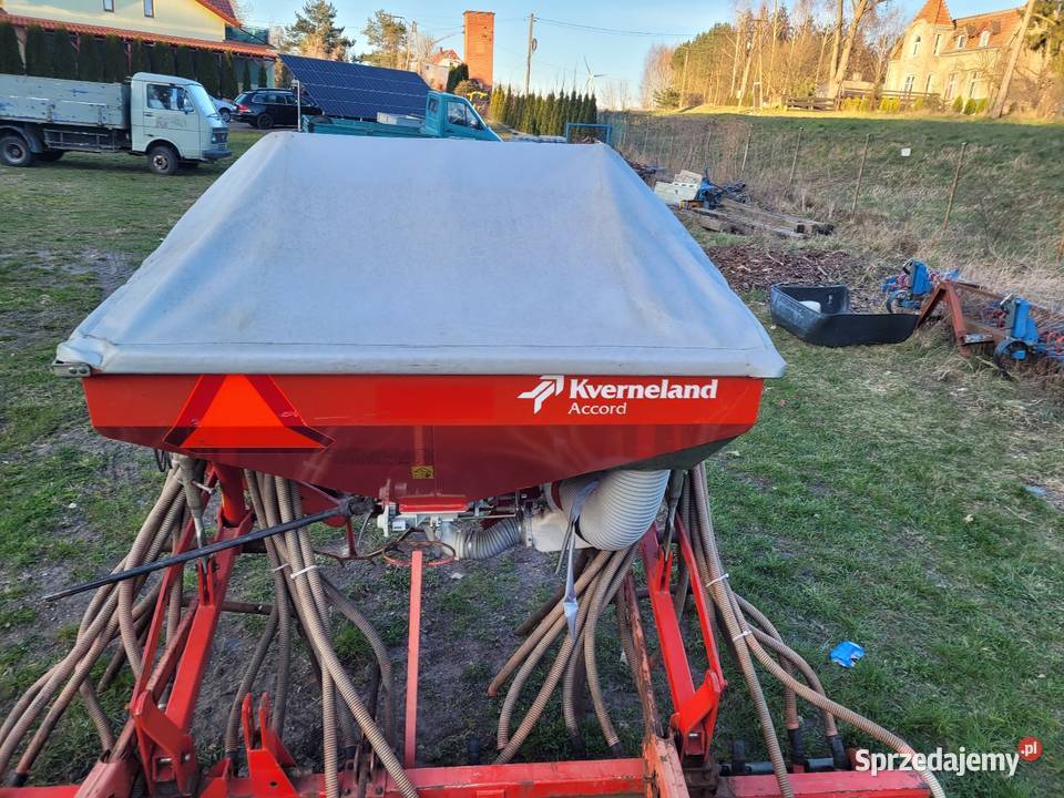 siewnik nadbudowany pneumatyczny Kverneland Sztum