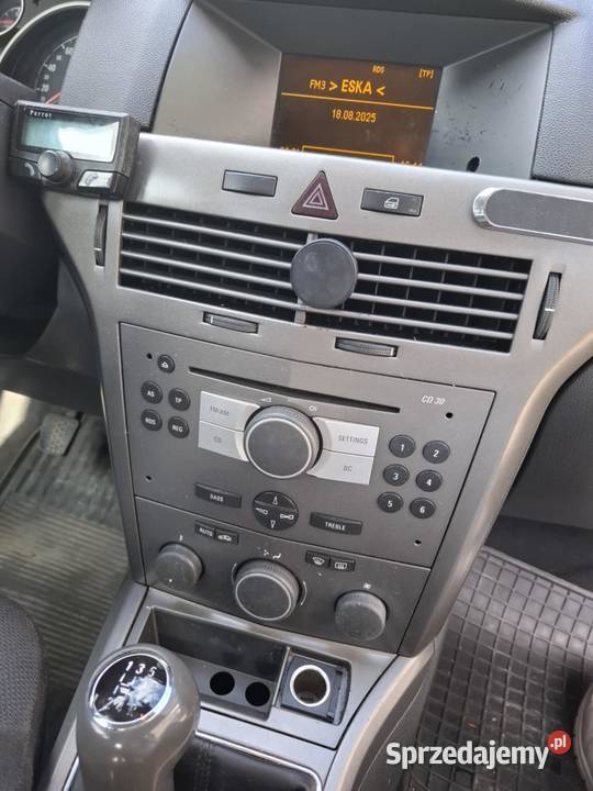 Astra h klima hak okazja Trablice sprzedam