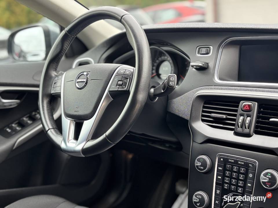 Volvo V40 z 2016r GWARANCJA 1969cm3 Paniówki sprzedam