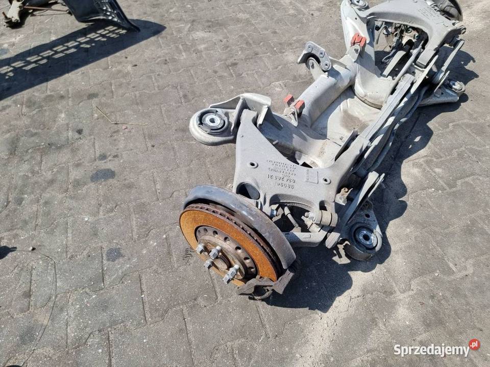 BELKA SANKI TYŁ AUDI A8 D3 4E0505235C Lipno