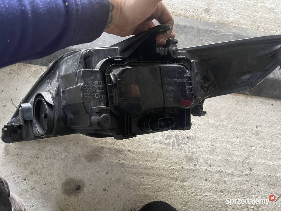 Lampa lampy reflektor ford Mondeo mk4 prawa lewa
