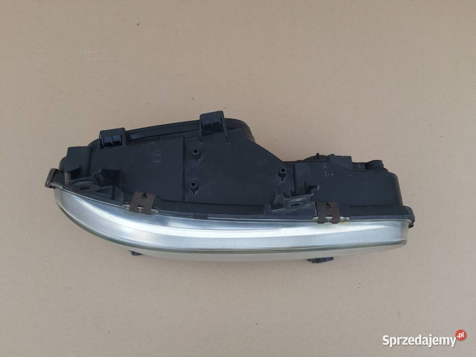 MERCEDES ATEGO REFLEKTOR PRAWY LAMPA A9678200161 Prawe Trzciel