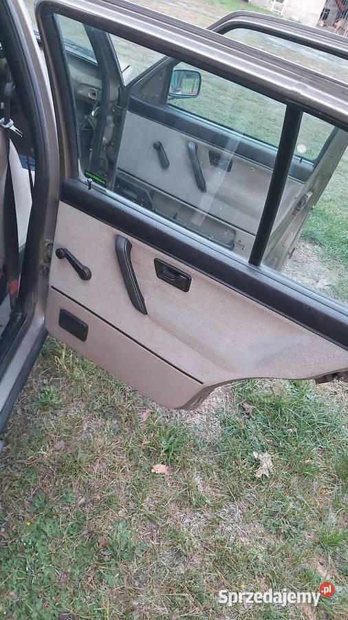 Wnetrze Golf 2 fotele boczki kanapa z zaglowkami Wola Uhruska