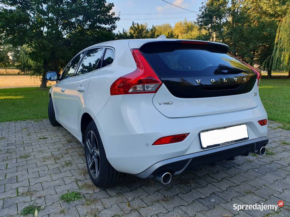 Volvo V40 RDesign 20 HDi 120 Biała Perła Rok produkcji 2015 V40 Gliwice