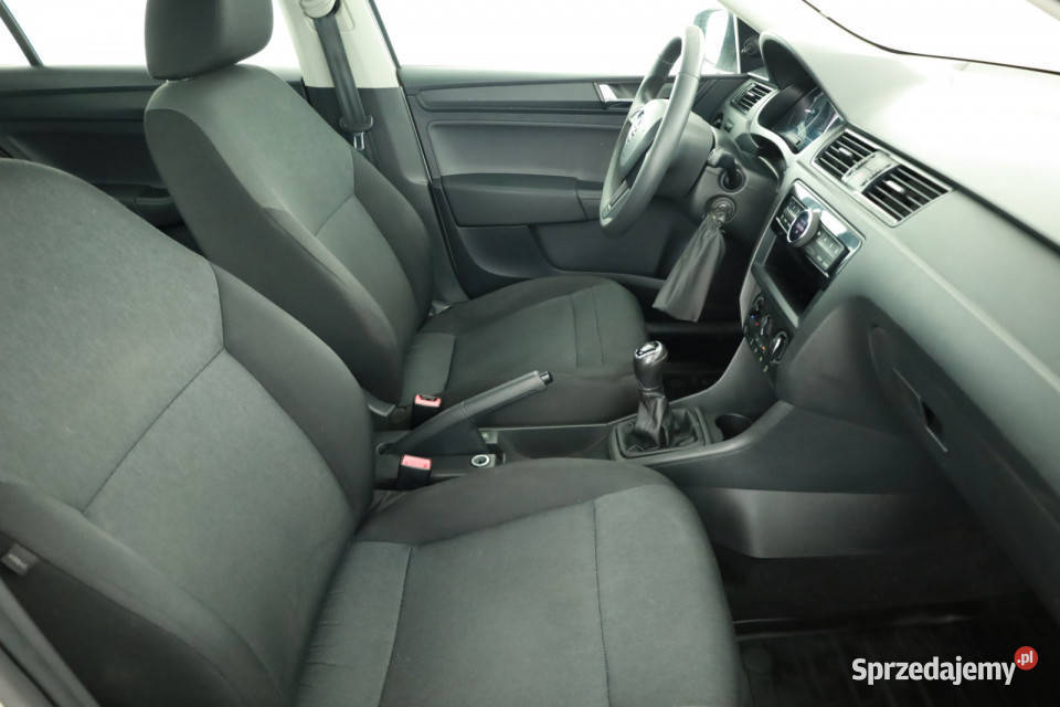 Skoda Rapid Spaceback 10 TSI srebrny