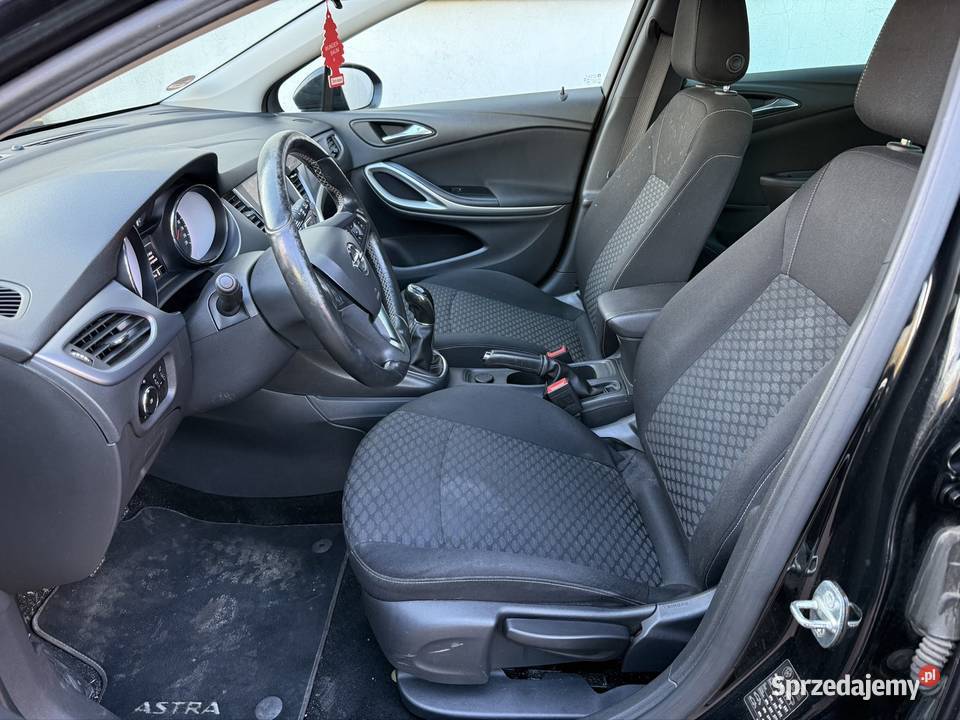 Opel Astra K kombi diesel manual czarna alufelgi 244000km Pacyna