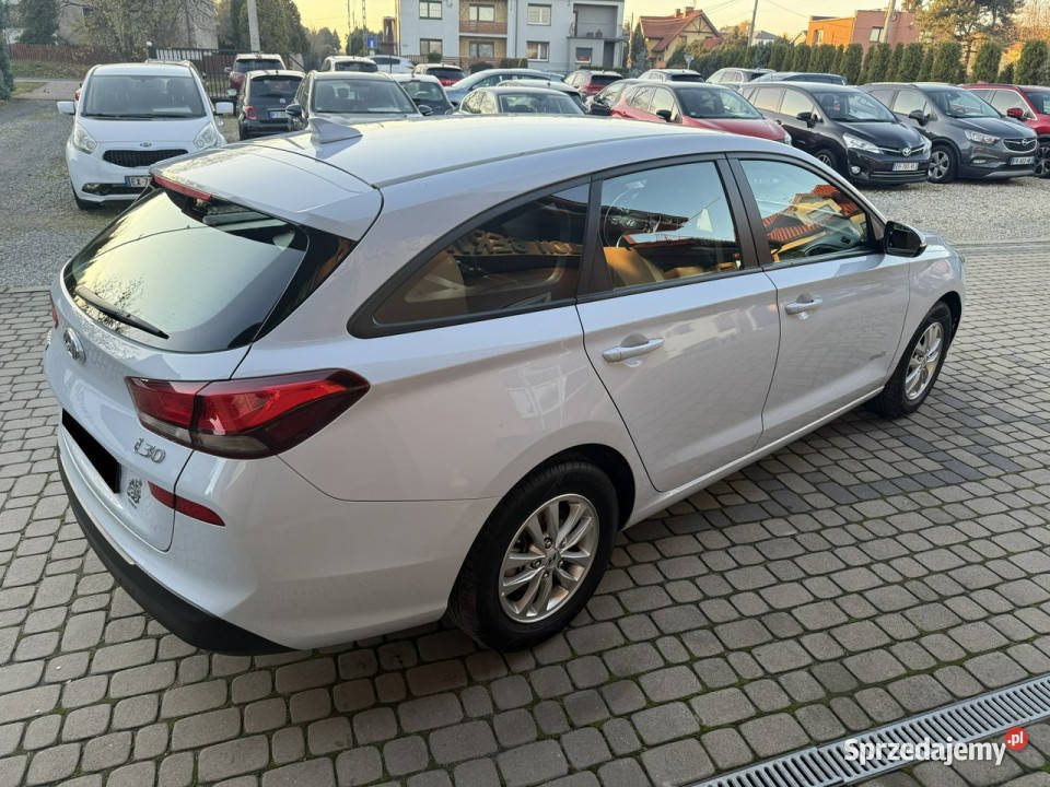 Hyundai i30 14 100 Klima Navi Kamera Koła Orzech sprzedam
