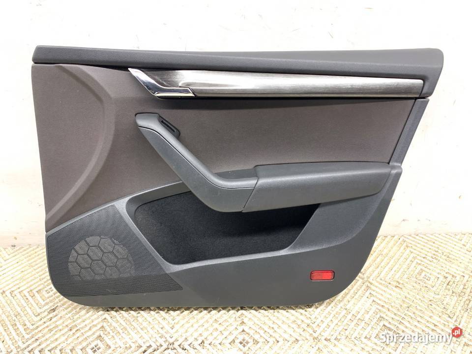 BOCZEK DRZWI PRAWY PRZÓD SKODA OCTAVIA III Kombi osobowe