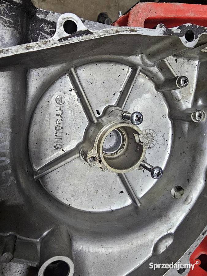 Hyosung GV 125 pokrywa lewa kapa zapłonu Jelenia Góra