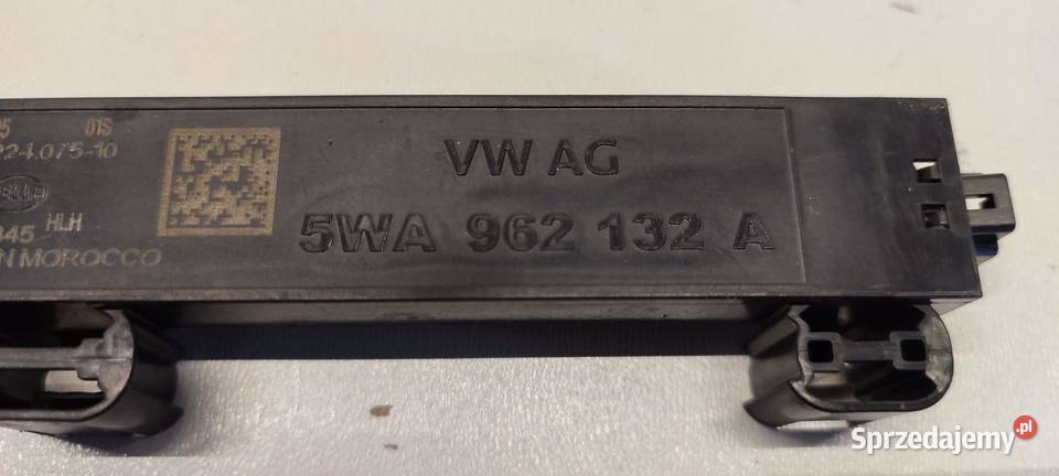 VW TAYRON WZMACNIACZ ANTENY 5WA962132A osobowe