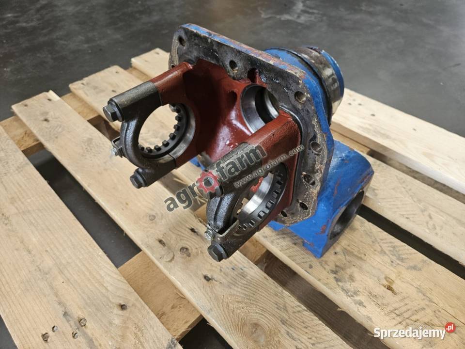 Obudowa dyferencjału Ford 7840 7740 8240 sprzedam