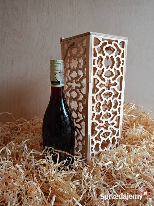 Ażurowe pudełko na wino alkohol opakowanie Chomranice
