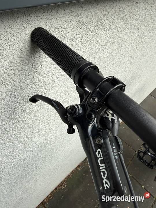 Rower Canyon Strove do serwisu