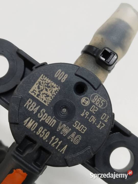 CZUJNIK SENSOR OCHRONY PIESZEGO KPL 4M0959121A