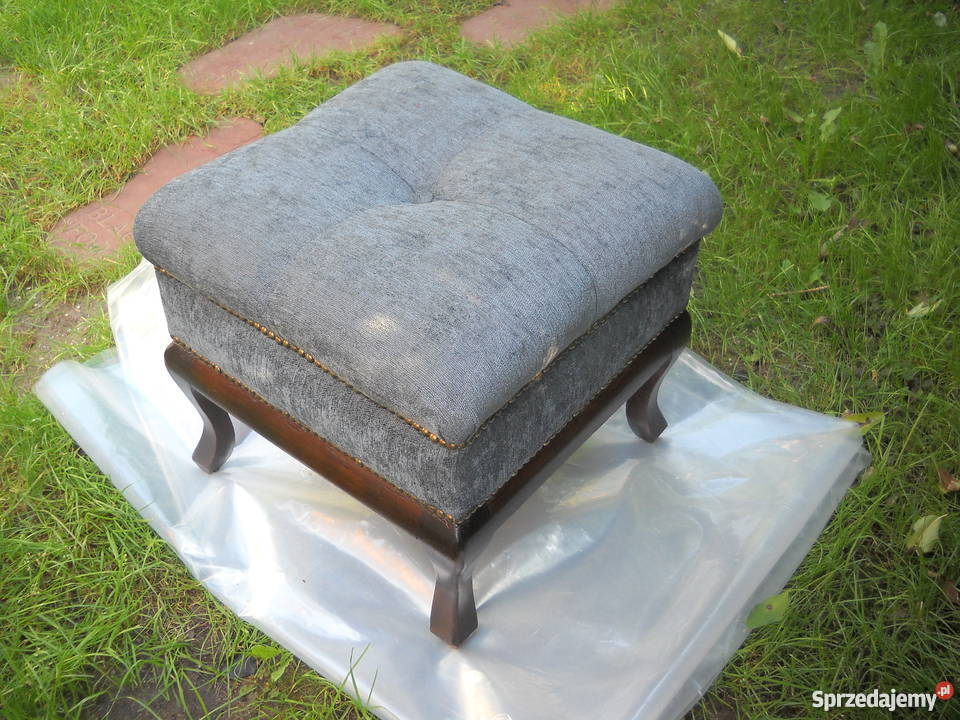 Piękna duża pufa ludwikowska