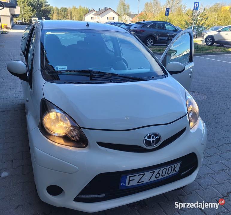 Toyota Aygo 2012 10 VVTI 68 Benzyna Niski 998cm3 Zielona Góra