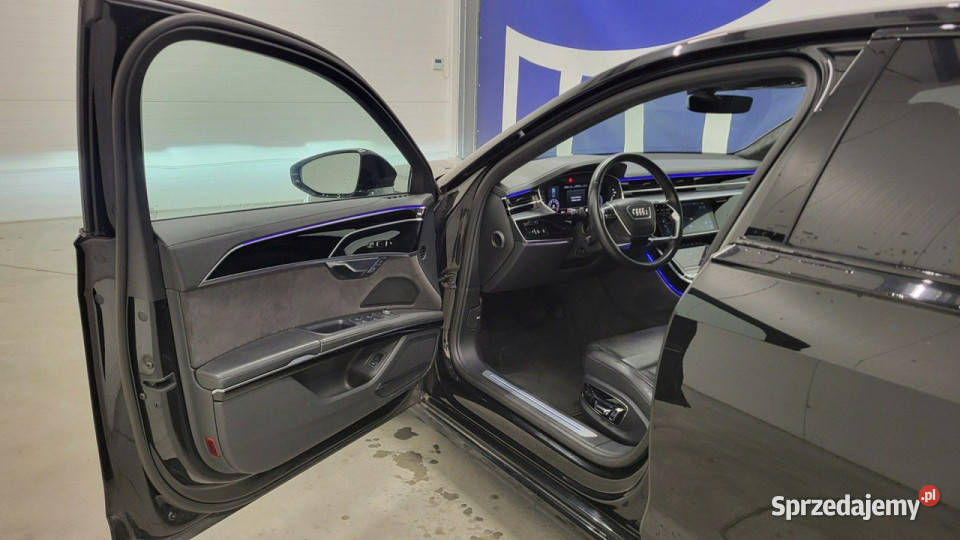 Audi A8 55 TFSI mHEV Quattro Tiptr D5 2017 lakier metallic Grójec