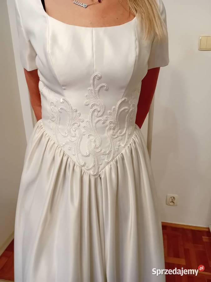 suknia ślubna z perłowej satyny Warszawa