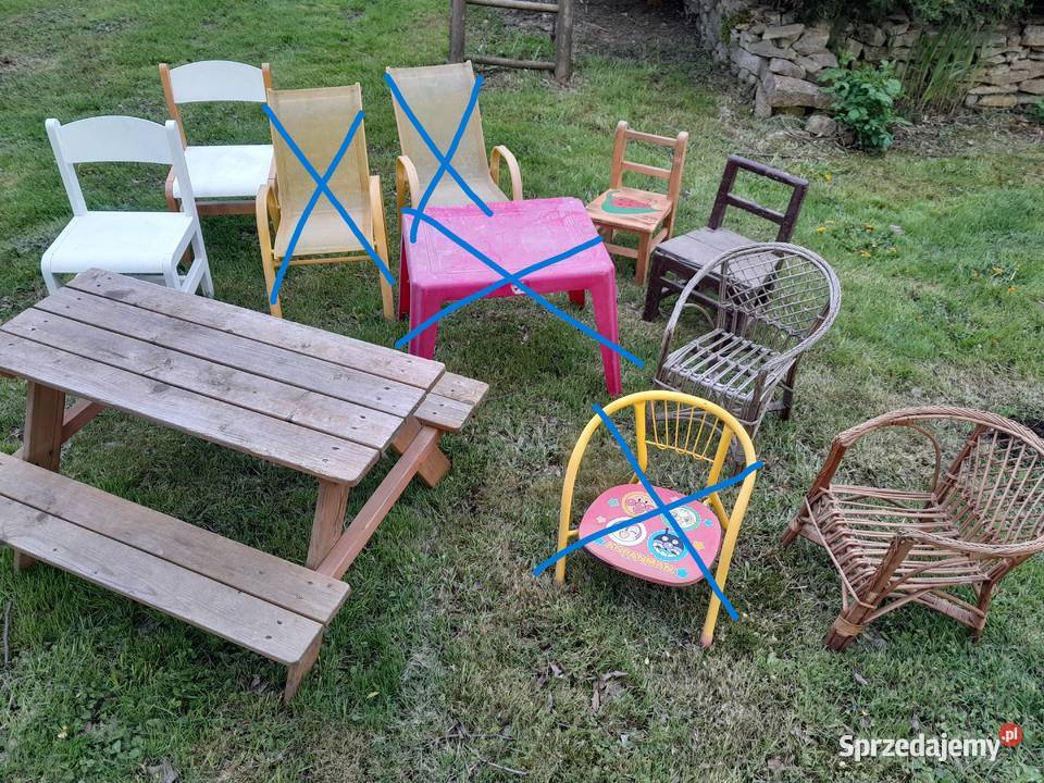 Zestaw różnych starych krzesełek stolik ławka śląskie Dąbrowa Górnicza