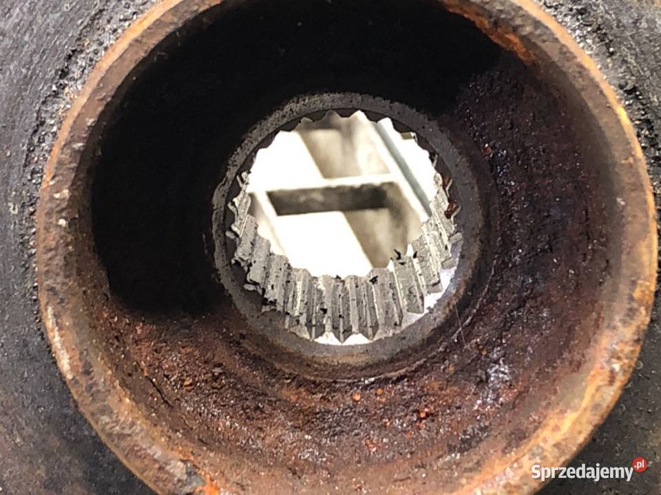 ZWROTNICA PRAWY PRZÓD DACIA DUSTER 15 116