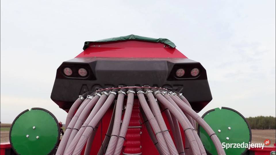 Siewnik pneumatyczny półzawieszany Aquila Drive Rogóźno