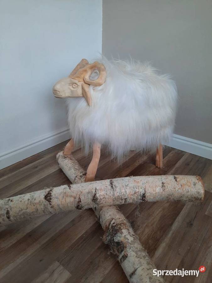 Baran Dekoracyjny Obity Naturalną Skórą Owczą Szaflary
