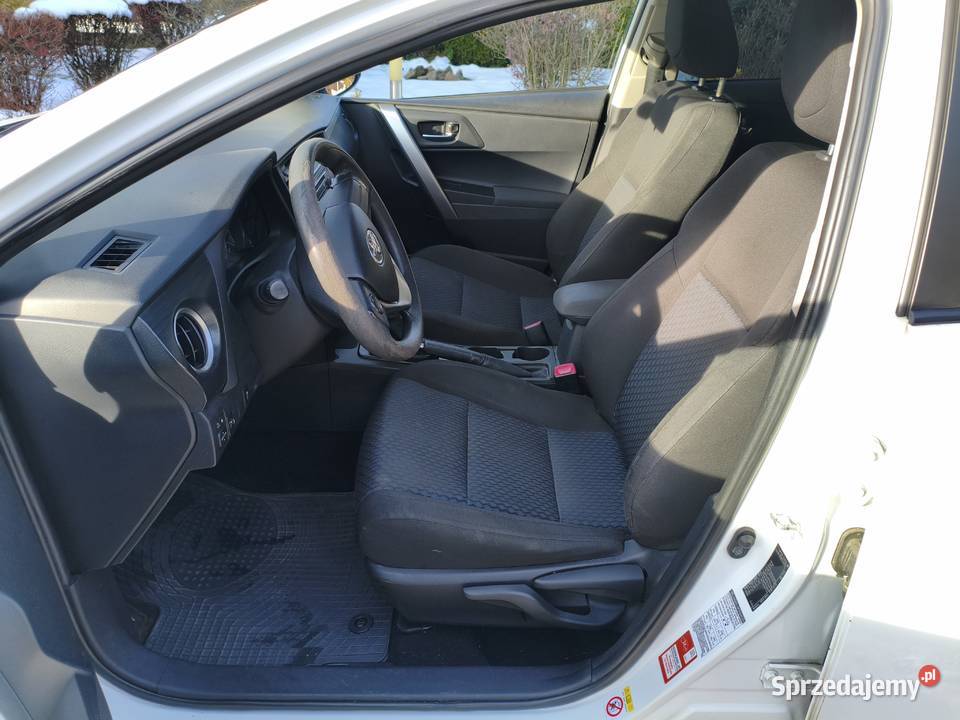 Toyota Auris II 14 D4D kombi stan bezwypadkowy Andrychów
