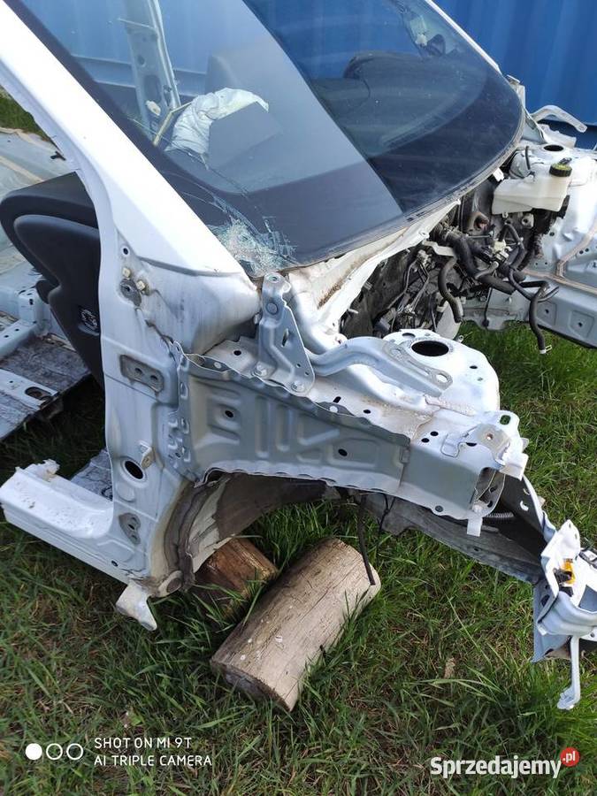 Toyota Yaris 4 na cześć Ostrów Wielkopolski sprzedam