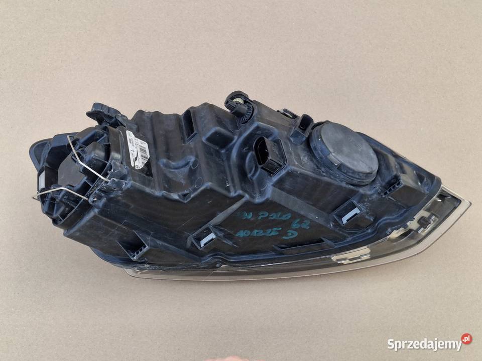 VW POLO V 6R 0914 REFLEKTOR LEWY H4 LAMPA LEWA osobowe Lampy przednie Bieleń