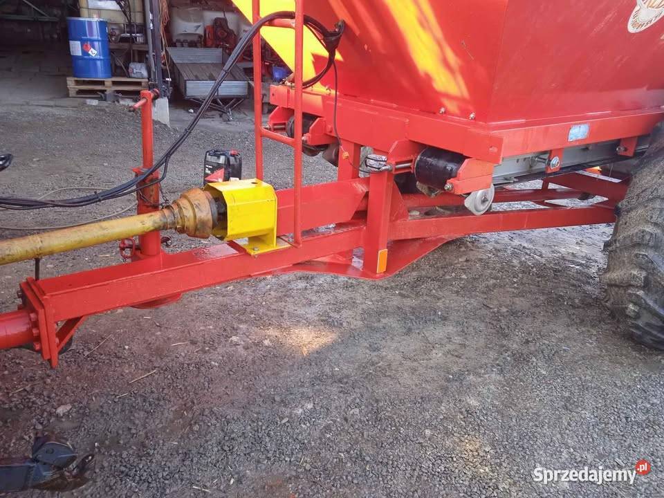 Bredal rozsiewacz wapna nawozu solidny sprawny Radomyśl Wielki