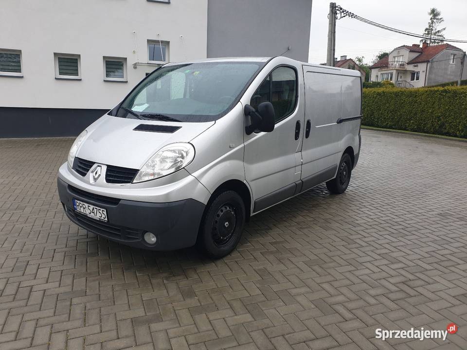 Renault Trafic klimatyzacja zadbany srebrny Jasło