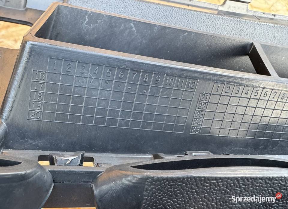 Grill atrapa chłodnicy Opel astra V 5 K 1619 na osobowe Międzychód