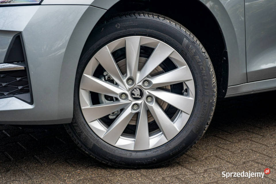 koda Octavia Drive Selection 15 TSI mHEV 150 DSG światła do jazdy dziennej