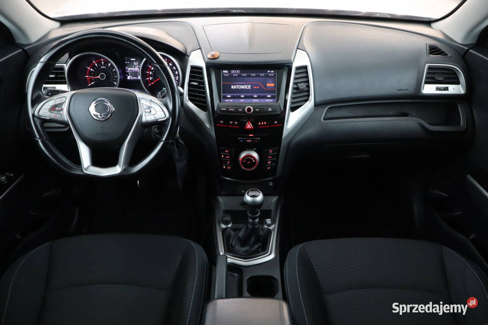 SsangYong Tivoli 16 eXGi Rok produkcji 2015