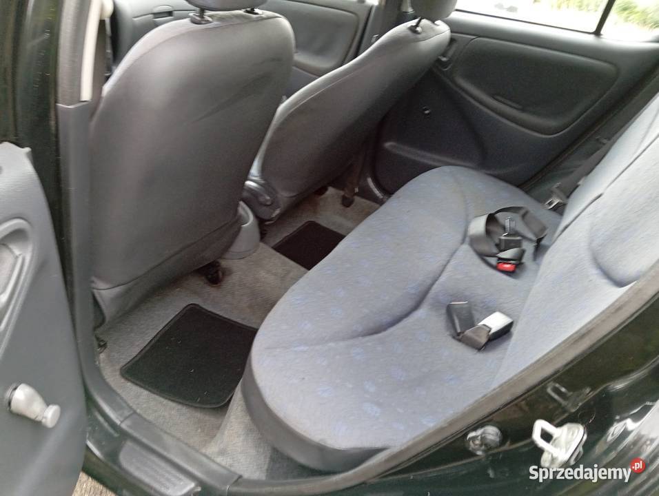 Toyota Yaris 10 benzyna wspomaganie 5 drzwi 68KM Wałbrzych sprzedam