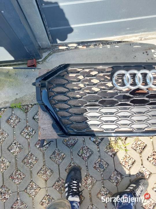Audi Q3 SLine 83A Czarny grill atrapa 83F853651A osobowe Atrapy pomorskie Wejherowo