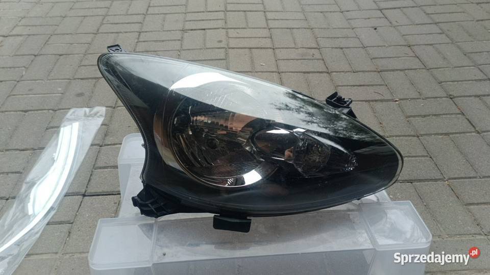 Reflektor prawy Toyota Aygo 1 20052008 Marki