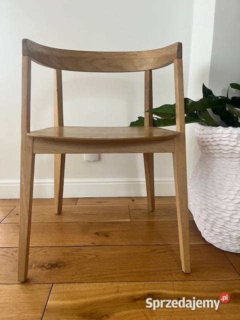 Komplet 4 dębowych krzeseł Kos polskiej marki Warszawa