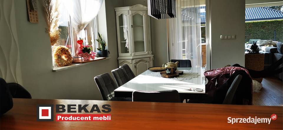 Elegancki i Stylowy Ludwik Narożnik 69 Klasyk Kredensy i witryny