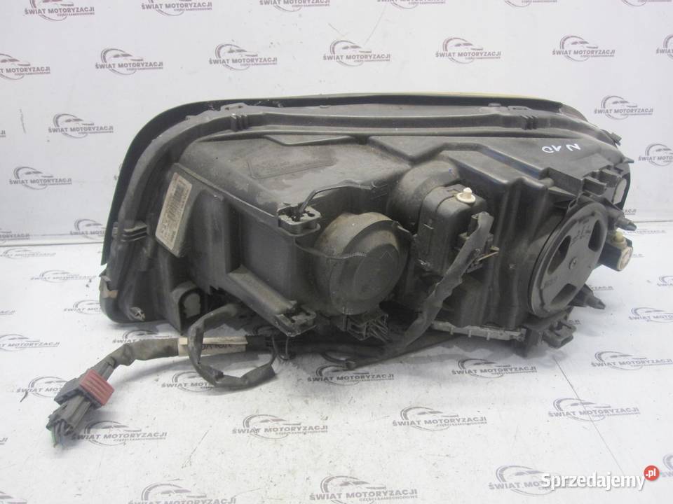 VOLVO XC90 I LIFT 10r lampa prawa przód 31217048