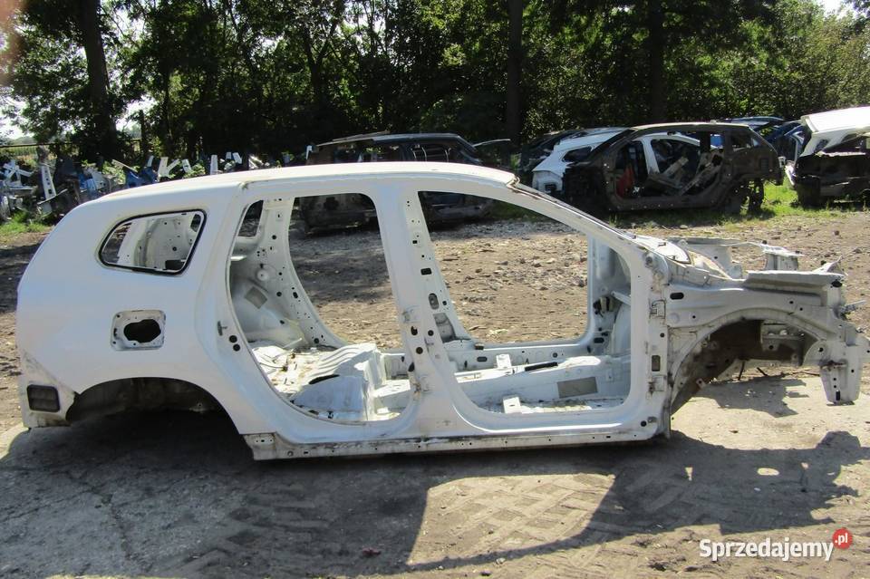 PRÓG SŁUPEK PRAWY BOK OV369 DV369 DACIA DUSTER osobowe Progi sprzedam