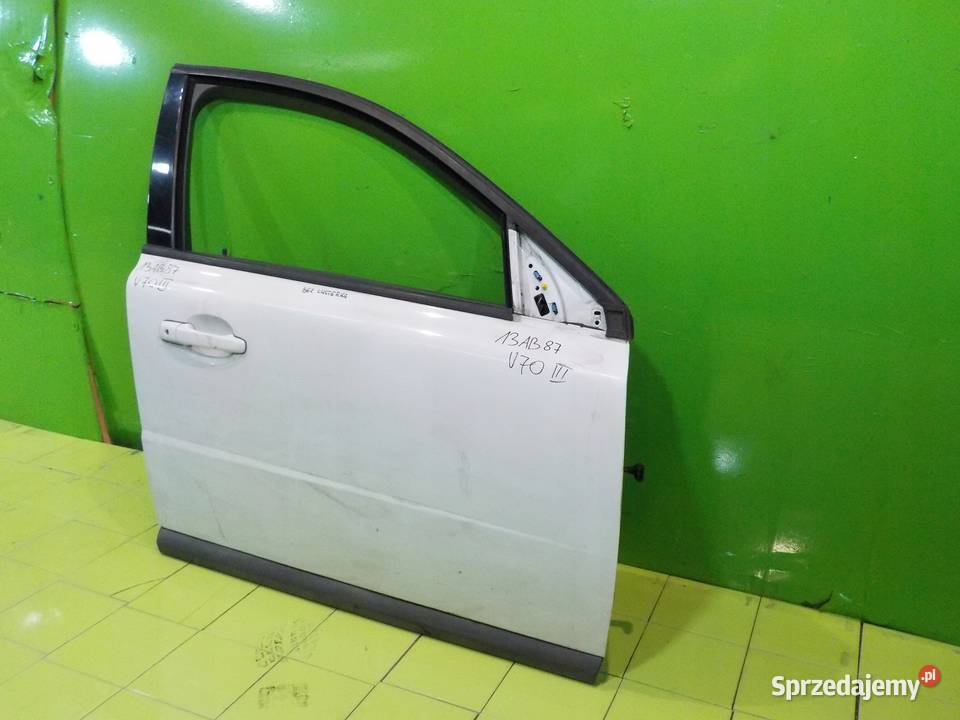 VOLVO V70 III 24 D5 09r KOMBI drzwi prawe przod sprzedam